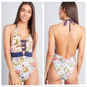 Cute NWT ModCloth Ongoing Indulgence Swimsuit💕